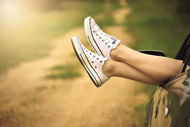 Sposoby na pozbycie się czerwonych kropek na nogach